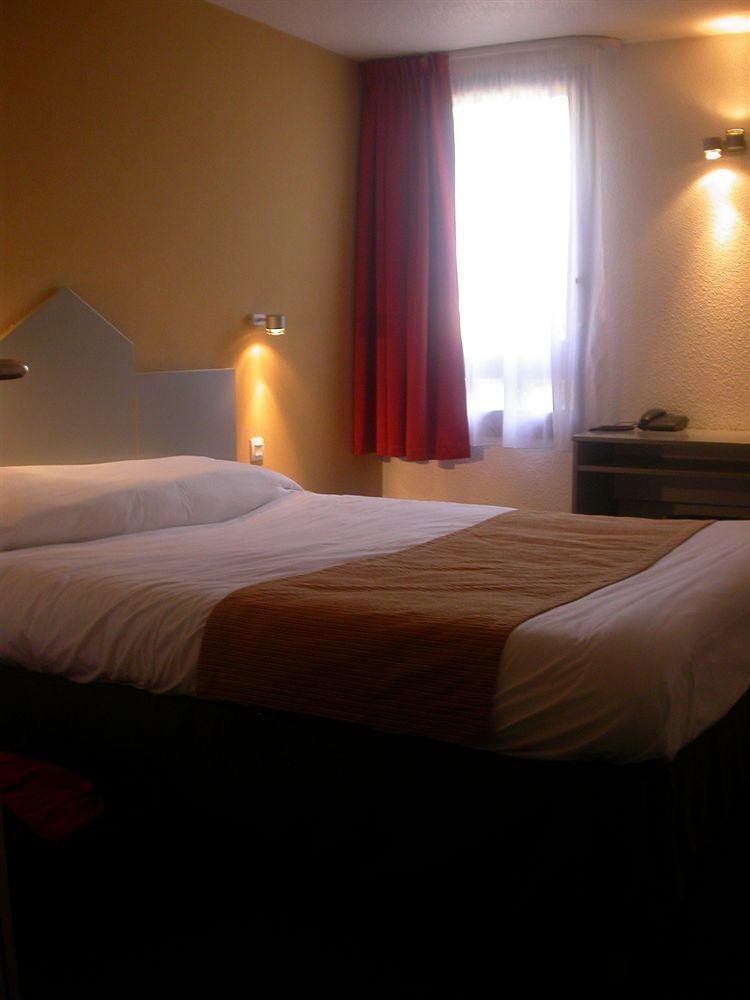 Logis Des Trois Massifs Hotel Claix  Exterior photo